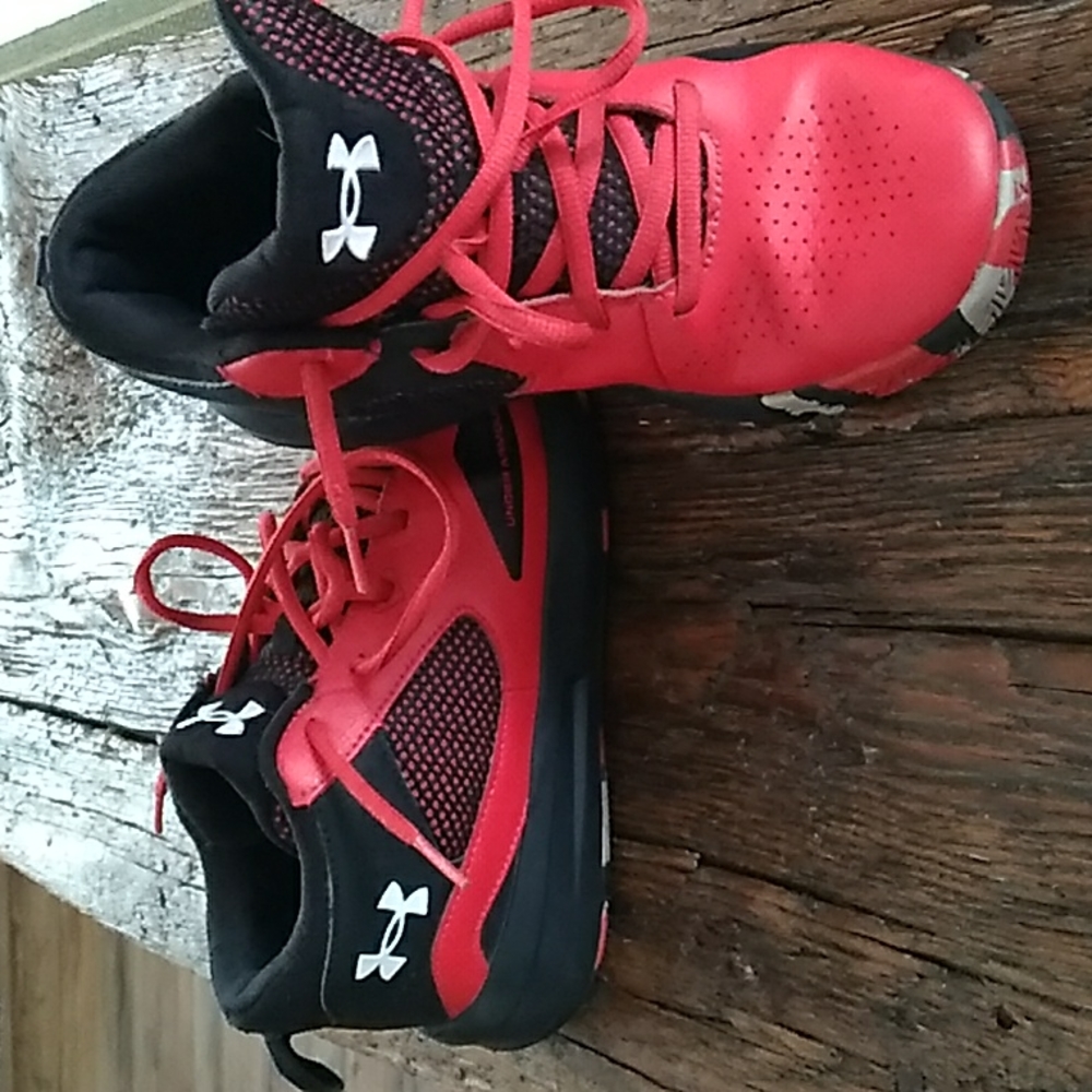 Under Armour Sneakers